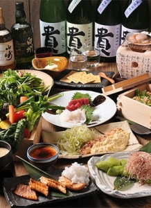 産直の旬の野菜や豊洲から仕入れる魚介類の炉端焼きが自慢です!