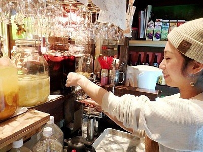 メニューやブランドの開発など、やりたいを形にできる会社です。独立やあなたがめざす夢も会社は応援します