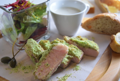 併設のカフェではパンランチが丸の内のOLさんに大人気です