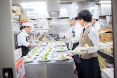花遊庭らしく、料理にも花や緑にこだわります。