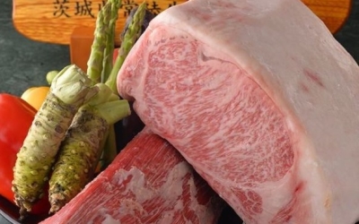 常陸牛A5ランクのサーロインのステーキなど、4000円から1万円以上のコースが人気です。