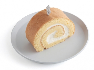 各種ケーキやオンラインショップでも好評のアイスキャンディーやロールケーキなどを製造いただきます◎