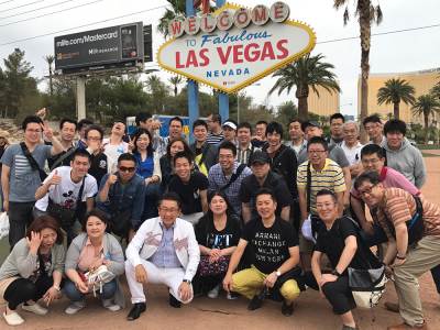 グループごとに分けて社員旅行へ。次回はシンガポールを予定しています!