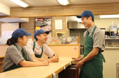 売上だけでなく、それぞれのがんばりを見て正当に評価!がんばり次第で活躍の場は広がります◎