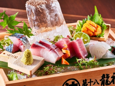 新卒や未経験の方も大きく成長できます。包丁技の習得や、これまでに新卒採用から1年で店長になった人も!