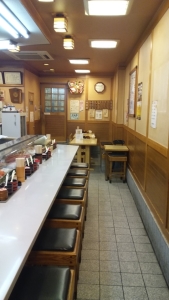 平日は地元の方が中心、土日になると観光で訪れるお客さまでにぎわいます。