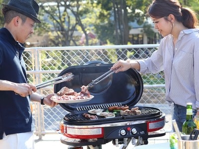 テラス席ではBBQも!大人数向けに、ビュッフェも提供しております。