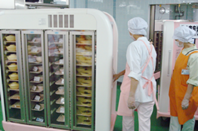 病院内で調理した料理を管轄内の他病院へ配達のお仕事もあり。普通自動車免許があればOKです。