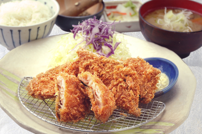 月8日休みで、深夜勤務はなし!バランスよく働ける環境が整っています。