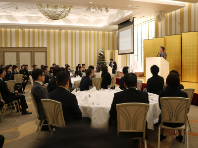 年1回、忘年会を開催。永年勤続者表彰や年間優秀者表なども行われます