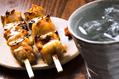 接客に関する知識だけでなく、料理、お酒の知識まで幅広く身につきます