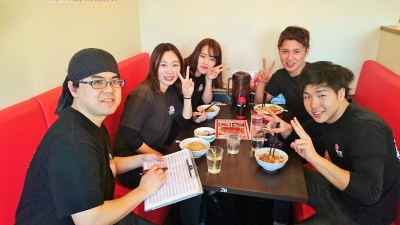 気さくなスタッフ達と共に、お店を盛り上げていってくださいね。※画像は他店スタッフです。