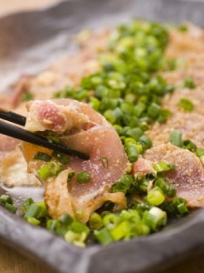 肉質に合わせて料理法を変えたり、素材も味もこだわっています