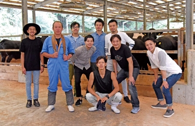 生産地研修旅行や食事会、資格取得など学びの場をたくさんご用意しています!