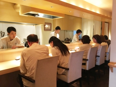 当店でしか食べられない創作料理が自慢。9割のお客様が常連です◎月に一回全てのメニューが変わります♪