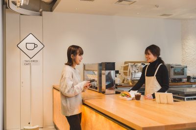 今回求めているのは、完全キャッシュレス決済のカフェをとりまとめていただく店長候補。