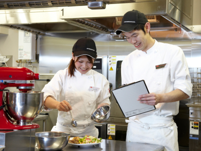 2020年5月、大手町エリアに社員食堂がオープン予定。そこで既存の食堂も含めスタッフを募集します