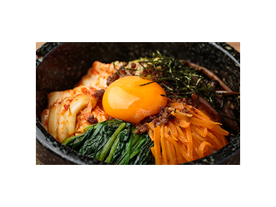 福岡市内で2店舗展開する当店は、従来の焼肉店のイメージを一新しています。