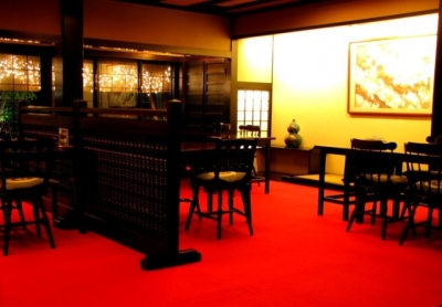 時代を超えた風格の佇まいで、自然と心も和みます。お客様に快適な時間を過ごしてもらいましょう!