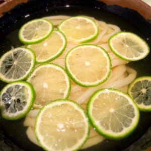のどごしと、旨味が魅力のうどんです(写真は既存店のものです)