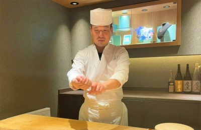 現場の職人たちと話し合い、協力しながら、より魅力的なお店やメニューを生みだす