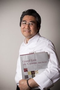 吉岡シェフから、しっかり技術を学んでください。