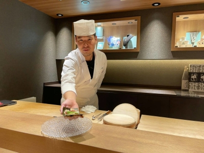 寿司という芸術を楽しんでもらえるような高級な空間を作ります