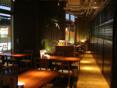 月8日休み★海外研修をはじめ研修充実。幅広い仕事を経験できるので、独立志望の方にも役立ちますよ◎