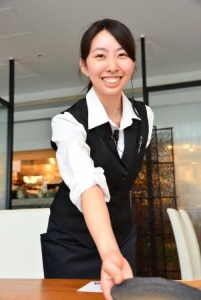 実力次第で、スピーディーなキャリアアップを目指せます。さらなる新店展開で、新しいポストも続々と誕生!