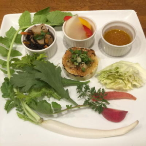 霜降りハンバーグをはじめ、ステーキなどこだわりの食材を使ったメニューを提供。