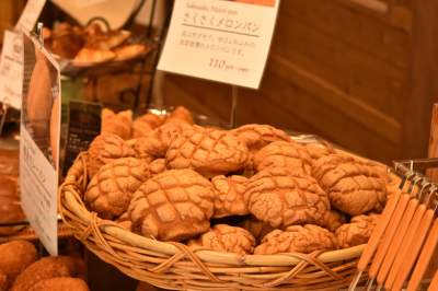全て焼きたてにこだわった様々な種類のパンを提供。