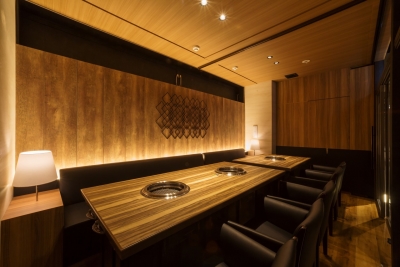 個室中心の店内になっております。会食や接待、デートで利用していただく機会が多い静かな店内です。