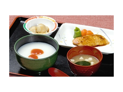 設立は1967年、給食会社では中部トップクラスのシェアを誇っています!安定勤務が叶う職場です◎