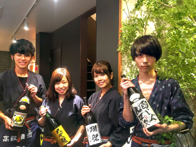 まずはお店のことを知っていただき、開発の基礎となるモノを学んでください。