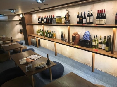 まるでカフェのようなオシャレな空間が広がる店内は、居心地もバツグンです。