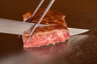 肉料理だけでなく、高いクオリティーの和食も織り交ぜます。あなたのスキルを最大限に活かしてください