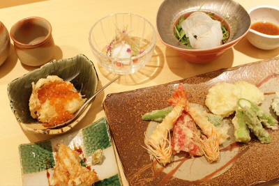 将来は、料理長を目指したり、海外店舗のマネジメントが可能!