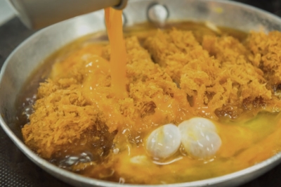 こだわり抜いた食材を使いこだわりの調理法で提供するとんかつ、かつ丼