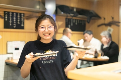 月8日休み!2019年の女性の育児休業取得率100%、復帰後のキャリア支援あり。
