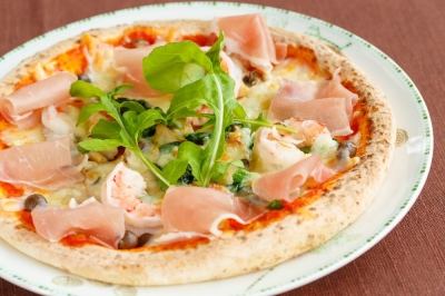 アラカルトピッツァなどの、イタリアンをメインとした料理を提供しています。