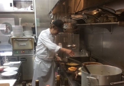 南イタリア・シチリア島で修業した経験を持つ料理長の高い調理スキルを習得できます