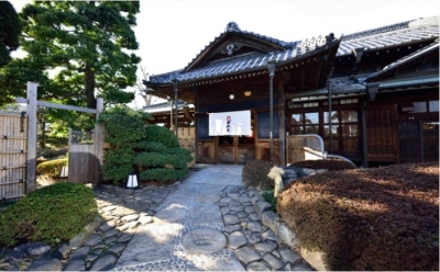 日本文化が好きな方、調理人としてキャリアを積みたい方にぴったりな環境です(武蔵野立川屋敷外観)