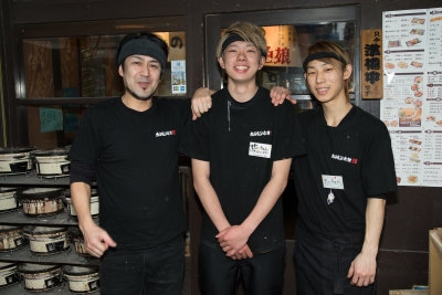 チームワーク抜群◎徹底した「現場主義」だから、仲間と一緒にどんどんお店を盛り上げてください!