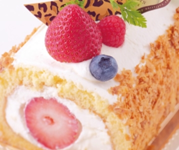 ひとつひとつ丁寧に作った生菓子のほか、素朴な風味を生かした焼きドーナツなども好評です。