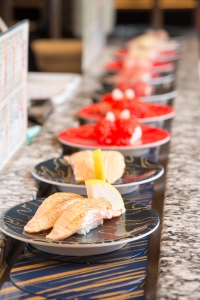 厳選した新鮮魚介とひと肌のシャリで、握りたてのお寿司をご提供します。