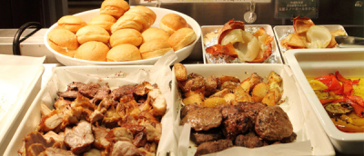 ディナーでは、有名料理研究家プロデュースのBBQもご提供。