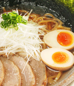 特許取得のオリジナル麺とこだわりスープが自慢。
