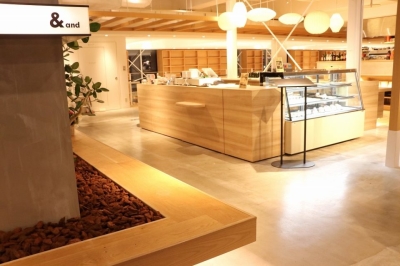 シンプルな中にもアイコンとなる意匠を施した店舗デザインです