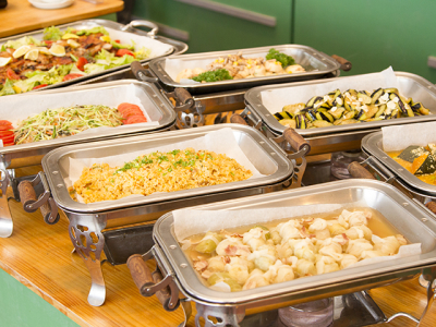 朝食・夕食ともに、和・洋・中の約50種類以上あるメニューを提供