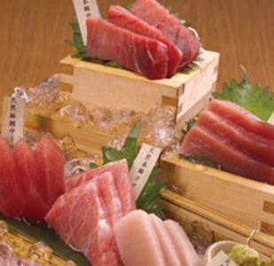 マグロをはじめとした鮮魚や肉料理を提供していきます。